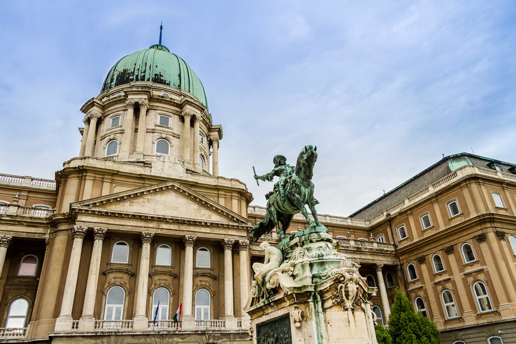 Ph%C3%B2ng Tr%C6%B0ng B%C3%A0y Qu%E1%BB%91c Gia National Gallery