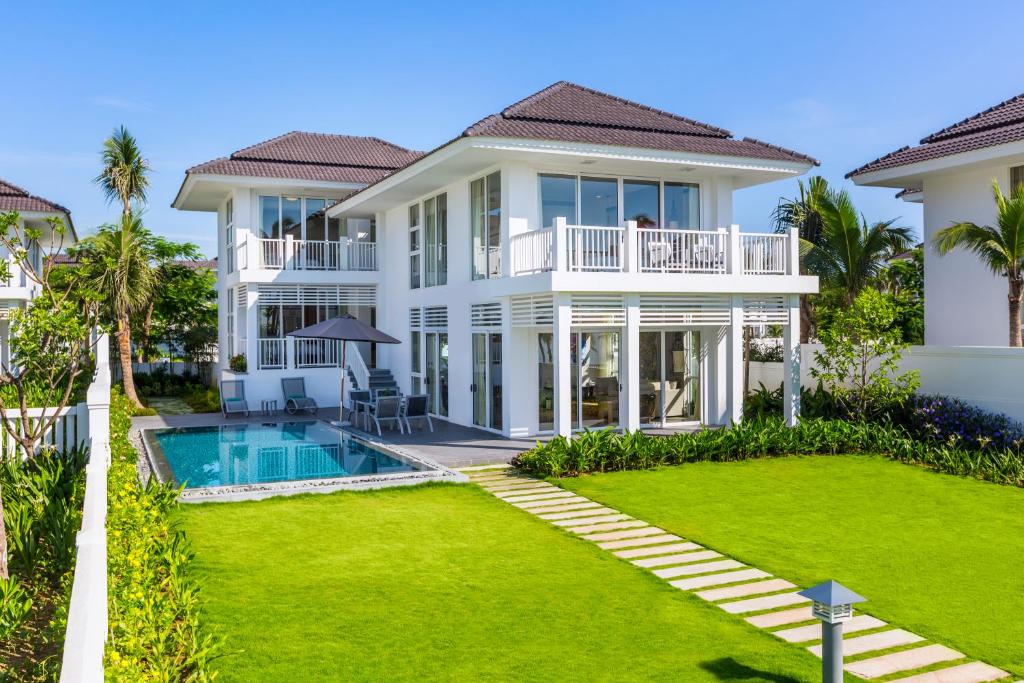 top-16-khach-san-resort-5-6-sao-o-da-nang-moi-dep-gia-tot-nhat-gan-bien-15