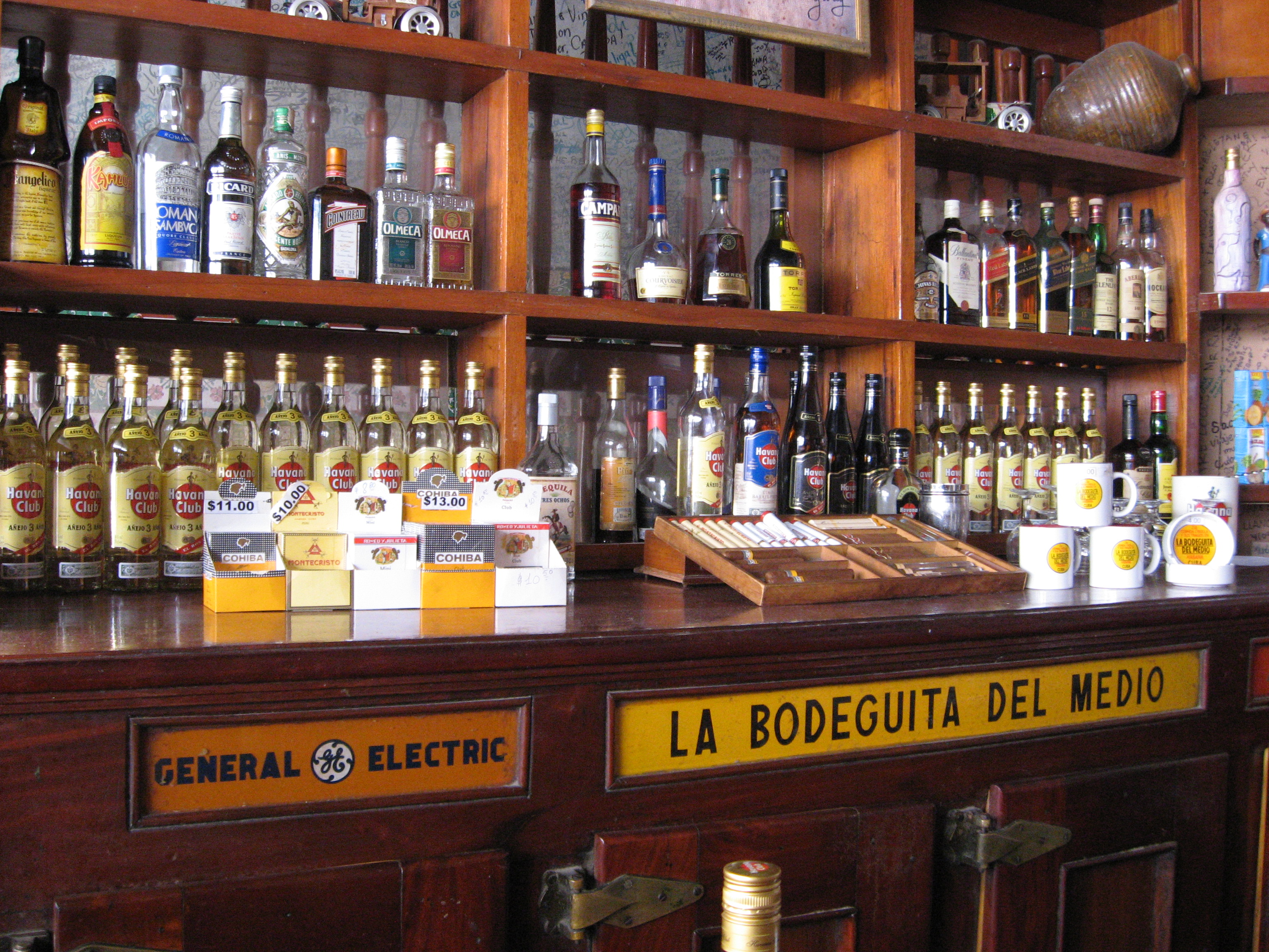 Qu%C3%A1n r%C6%B0%E1%BB%A3u Bodeguita del Medio