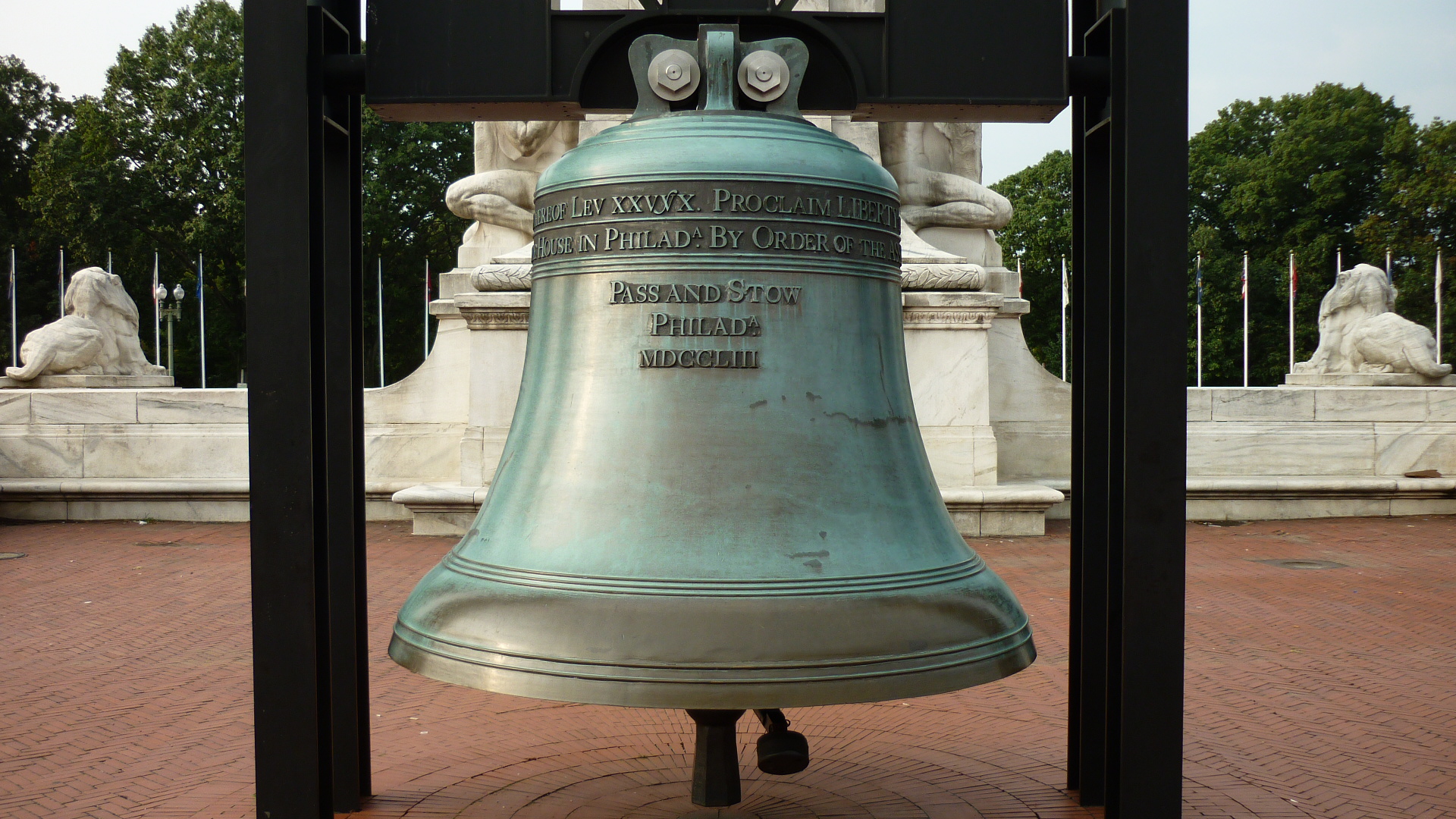 Qu%E1%BA%A3 chu%C3%B4ng t%E1%BB%B1 do Liberty Bell