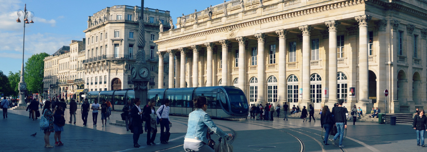 Qu%E1%BA%A3ng tr%C6%B0%E1%BB%9Dng Comedie