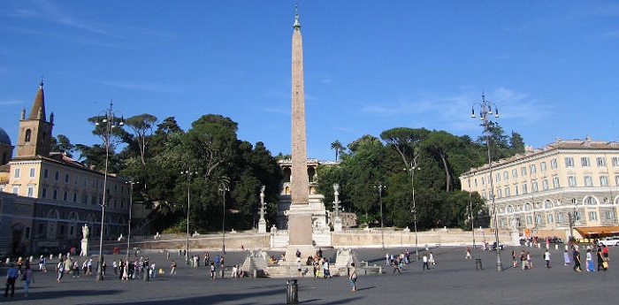 Qu%E1%BA%A3ng tr%C6%B0%E1%BB%9Dng Piazza del Miracoli