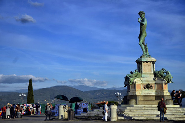 Qu%E1%BA%A3ng tr%C6%B0%E1%BB%9Dng Piazzale Michelangelo