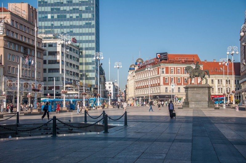 Qu%E1%BA%A3ng tr%C6%B0%E1%BB%9Dng Trg bana Jela%C4%8Di%C4%87a