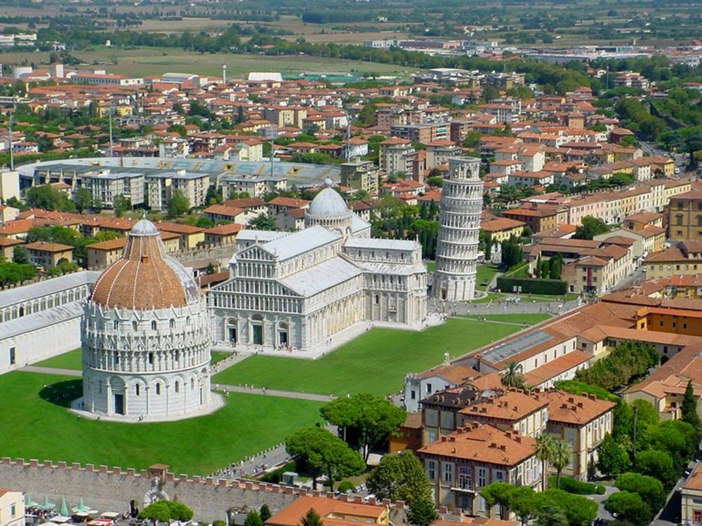 Qu%E1%BA%A7n th%E1%BB%83 Campo Dei Miracoli