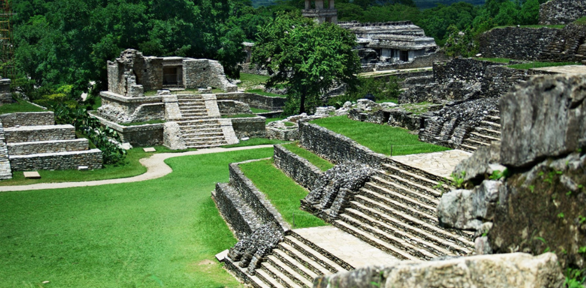 Qu%E1%BA%A7n th%E1%BB%83 ki%E1%BA%BFn tr%C3%BAc Chichen Itza