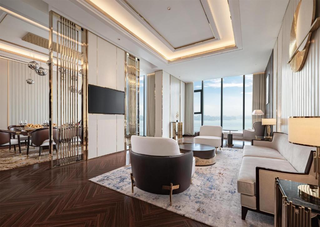 Radisson-blu-ha-long-bay3