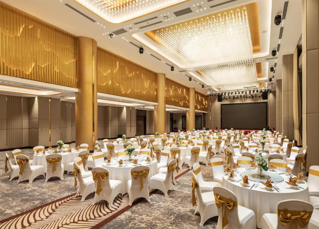 Radisson-blu-ha-long-bay5