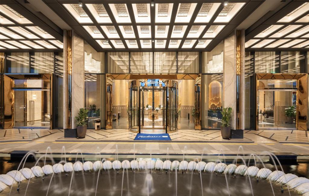 Radisson-blu-ha-long-bay7