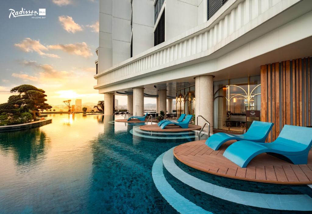 Radisson-blu-ha-long-bay9