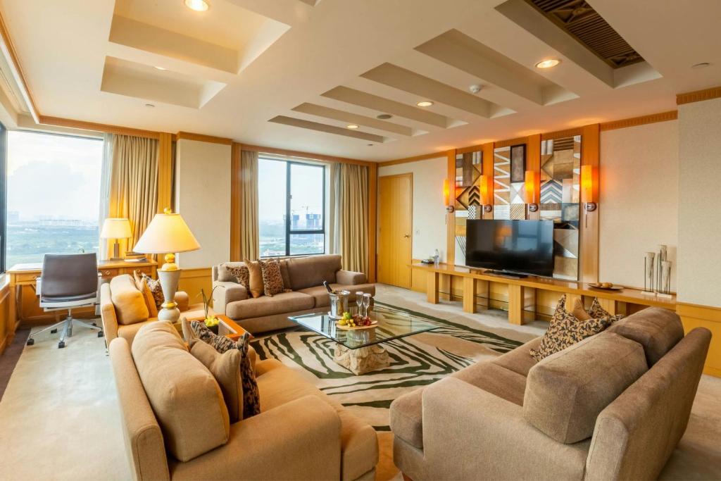 Renaissance-riverside-hotel-saigon1
