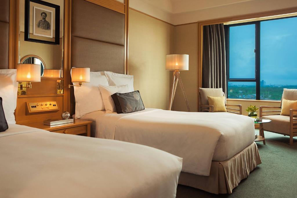Renaissance-riverside-hotel-saigon4