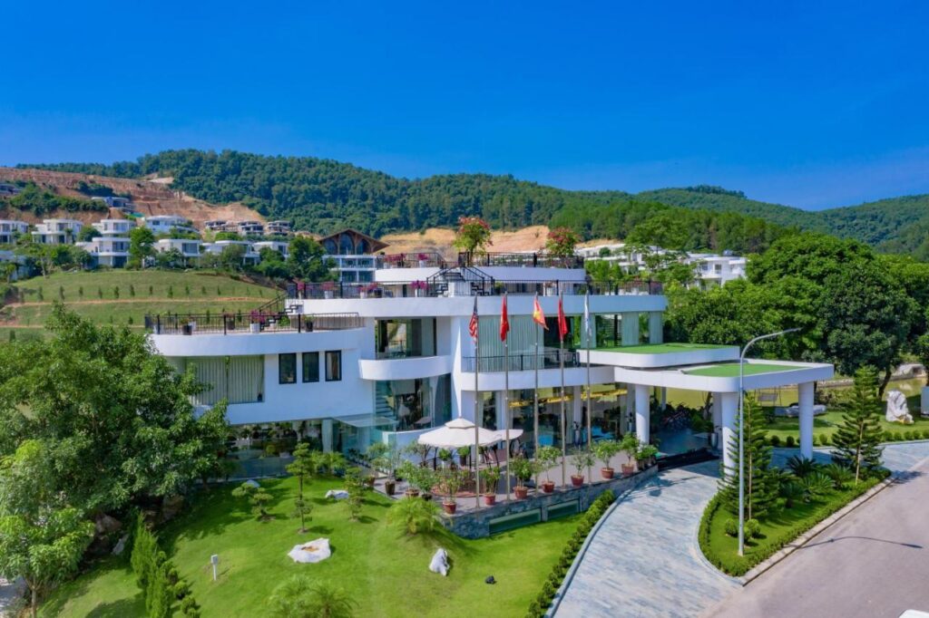 Review-Ivory-Villas-Resort-Hoa-Binh 2