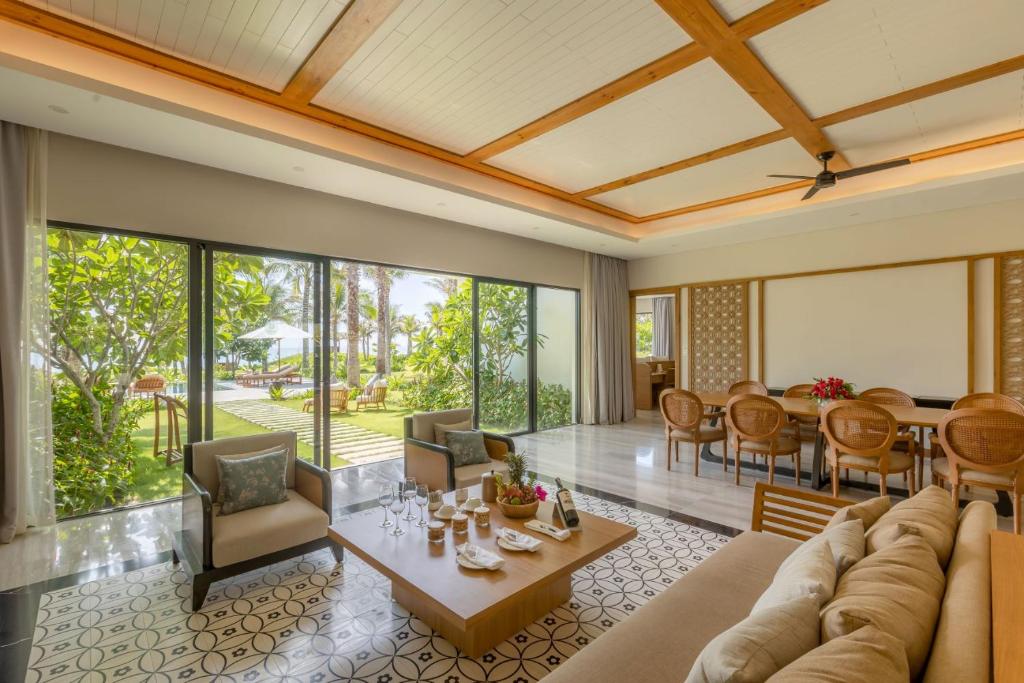 Review-Selectum-Noa-Resort-Cam-Ranh-Nha-Trang