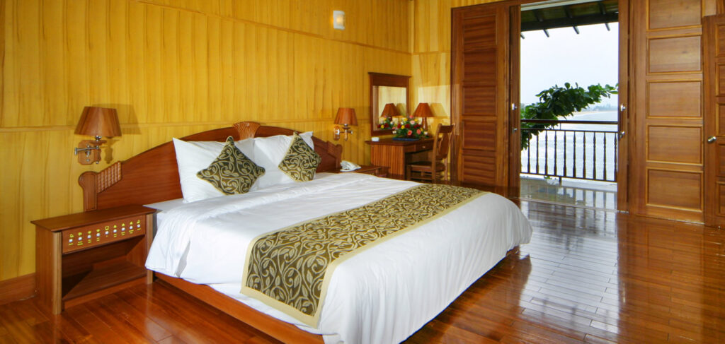 royal-hotel-2