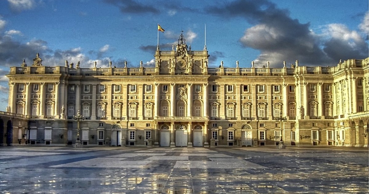 Royal Palace of Madrid %E2%80%93 Cung %C4%91i%E1%BB%87n ho%C3%A0ng gia