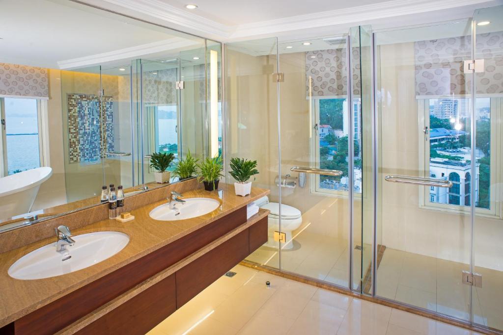 Royal-halong-hotel5