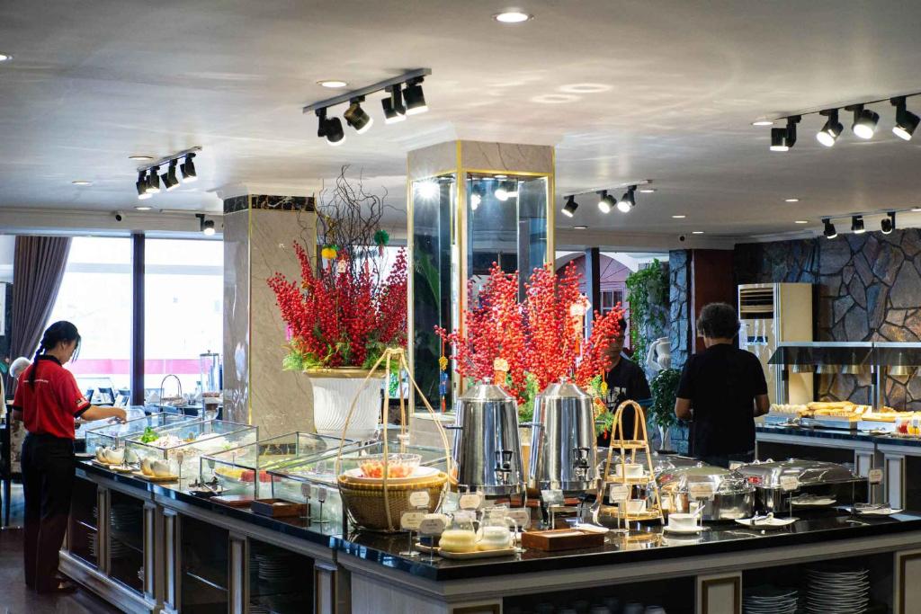 Royal-hotel-saigon7