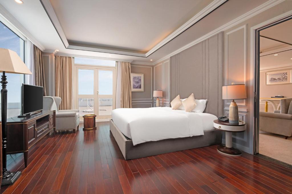 Royal-lotus-hotel-Danang1