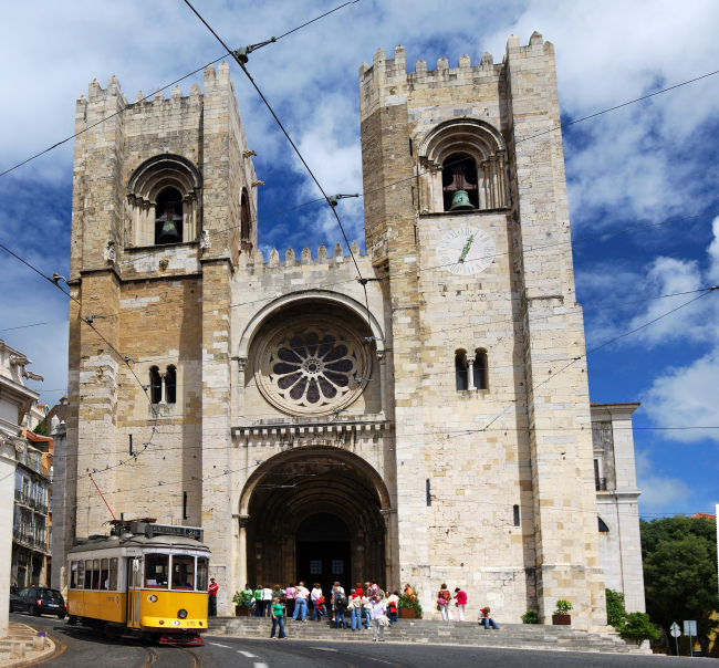 S%C3%A9 Cathedral Nh%C3%A0 th%E1%BB%9D c%E1%BB%95 nh%E1%BA%A5t %E1%BB%9F Lisbon