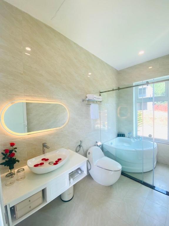 nhung-khach-san-resort-da-lat-dalat-wonder-resort-13” width=