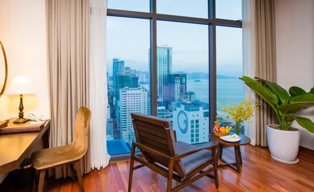 gia-phong-green-beach-hotel-nha-trang