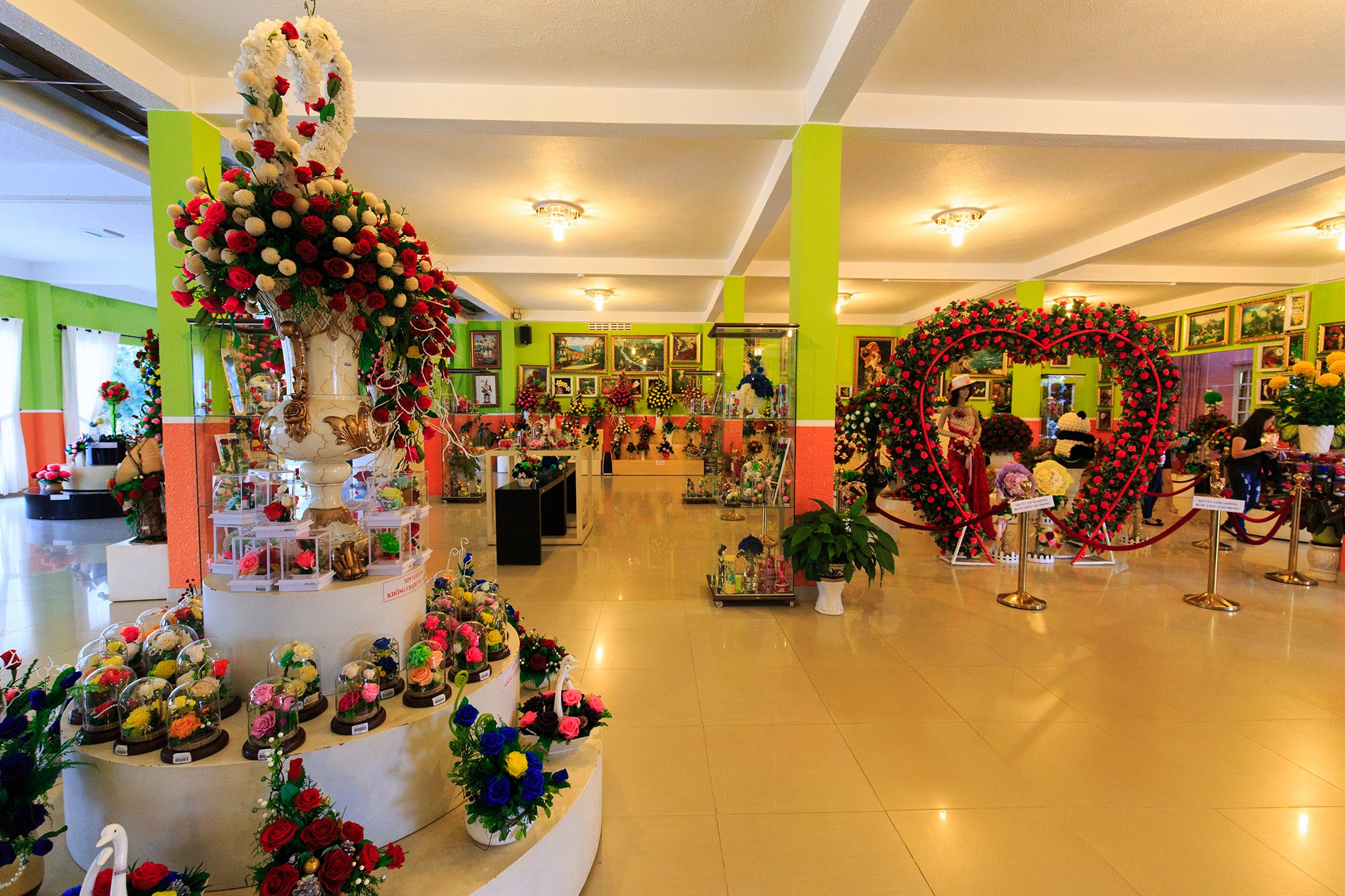Showroom hoa kho Da Lat