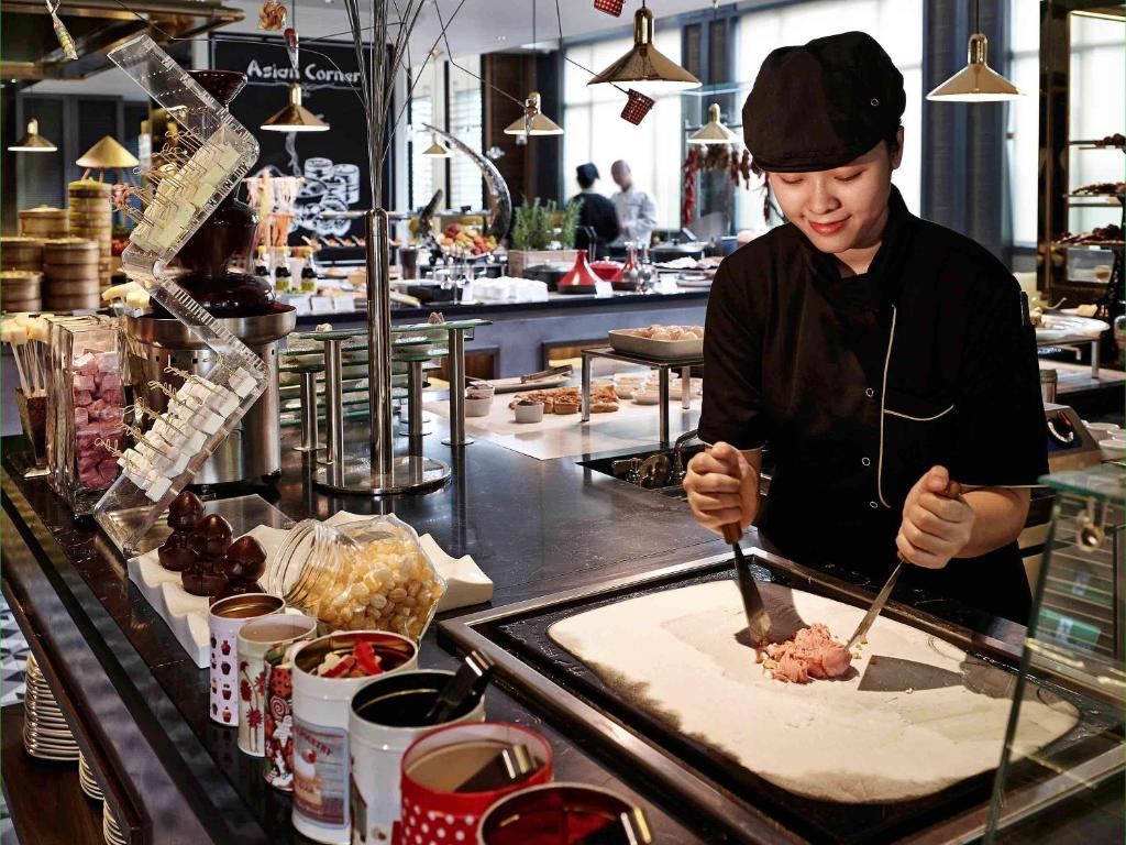 review-gia-phong-khach-san-5-sao-sai-gon-tot-dep-nhat-10