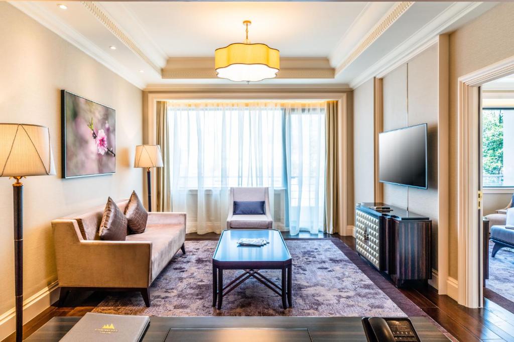 Suite nhin ra nha hat lon