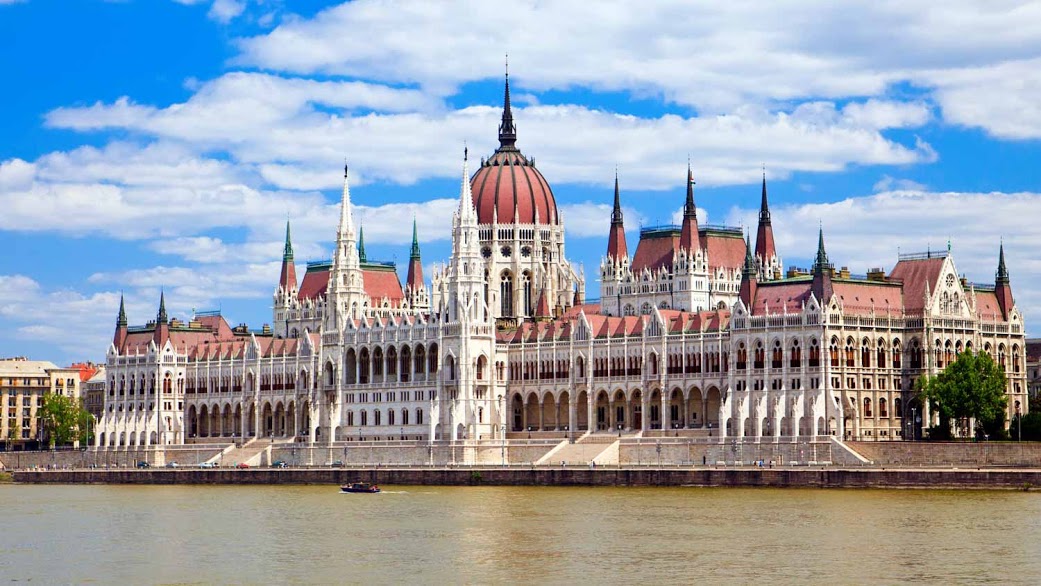 T%C3%B2a nh%C3%A0 qu%E1%BB%91c h%E1%BB%99i %E2%80%93 Parliament Building Budapest