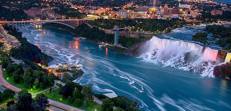 Th%C3%A1c N%C6%B0%E1%BB%9Bc h%C3%B9ng v%C4%A9 nh%E1%BA%A5t th%E1%BA%BF gi%E1%BB%9Bi Niagara fall