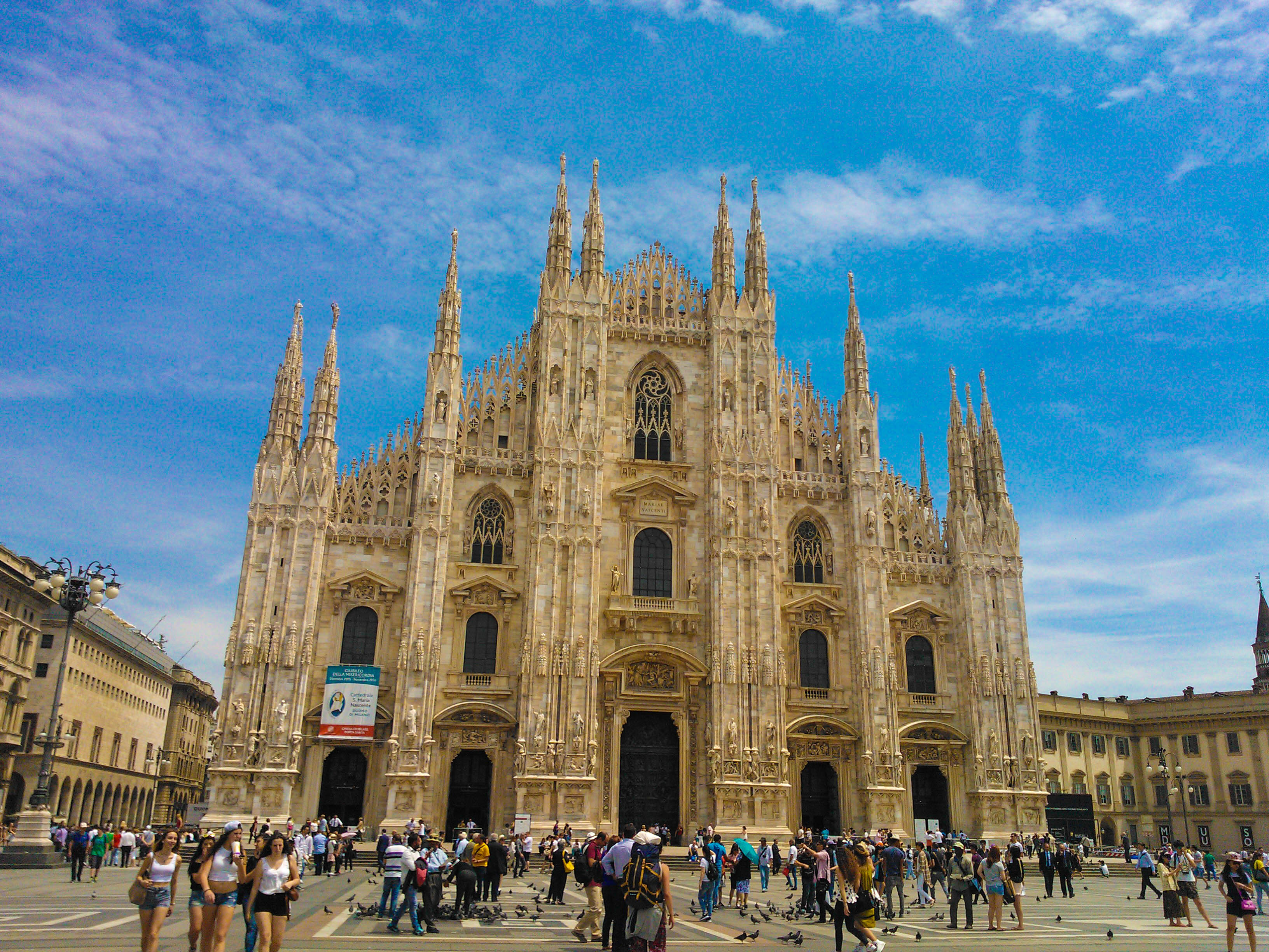 Th%C3%A1nh %C4%91%C6%B0%E1%BB%9Dng Duomo Milan