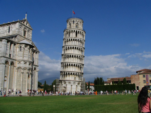 Th%C3%A1p nghi%C3%AAng Pisa