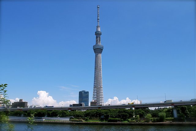 Th%C3%A1p truy%E1%BB%81n h%C3%ACnh Tokyo Sky Tree Tower