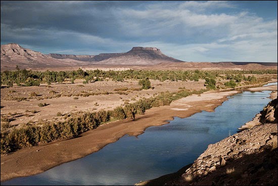 Th%E1%BB%8B tr%E1%BA%A5n sa m%E1%BA%A1c %E1%BB%9F thung l%C5%A9ng S%C3%B4ng Draa