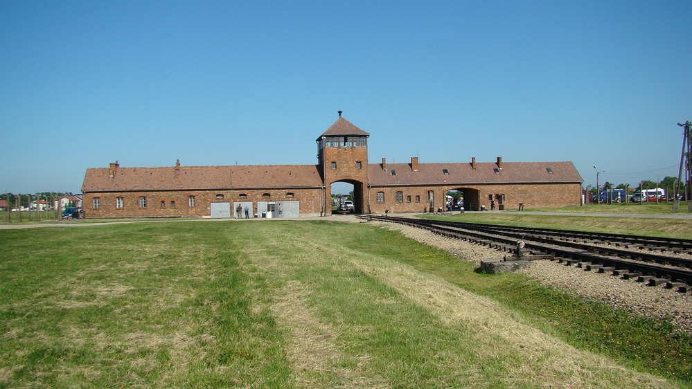 Tr%E1%BA%A1i t%E1%BA%ADp trung Auschwitz Birkenau
