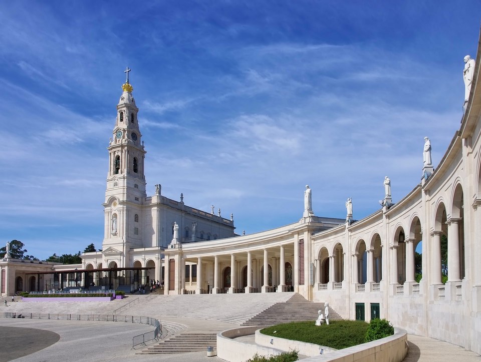 V%C6%B0%C6%A1ng Cung Th%C3%A1nh %C4%90%C6%B0%E1%BB%9Dng %C4%90%E1%BB%A9c M%E1%BA%B9 Fatima