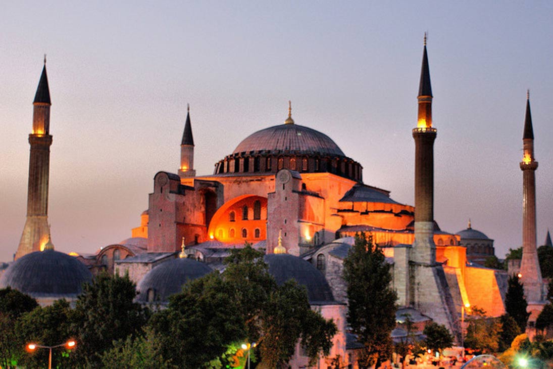 V%C6%B0%C6%A1ng Cung Th%C3%A1nh %C4%90%C6%B0%E1%BB%9Dng Hagia Sophia