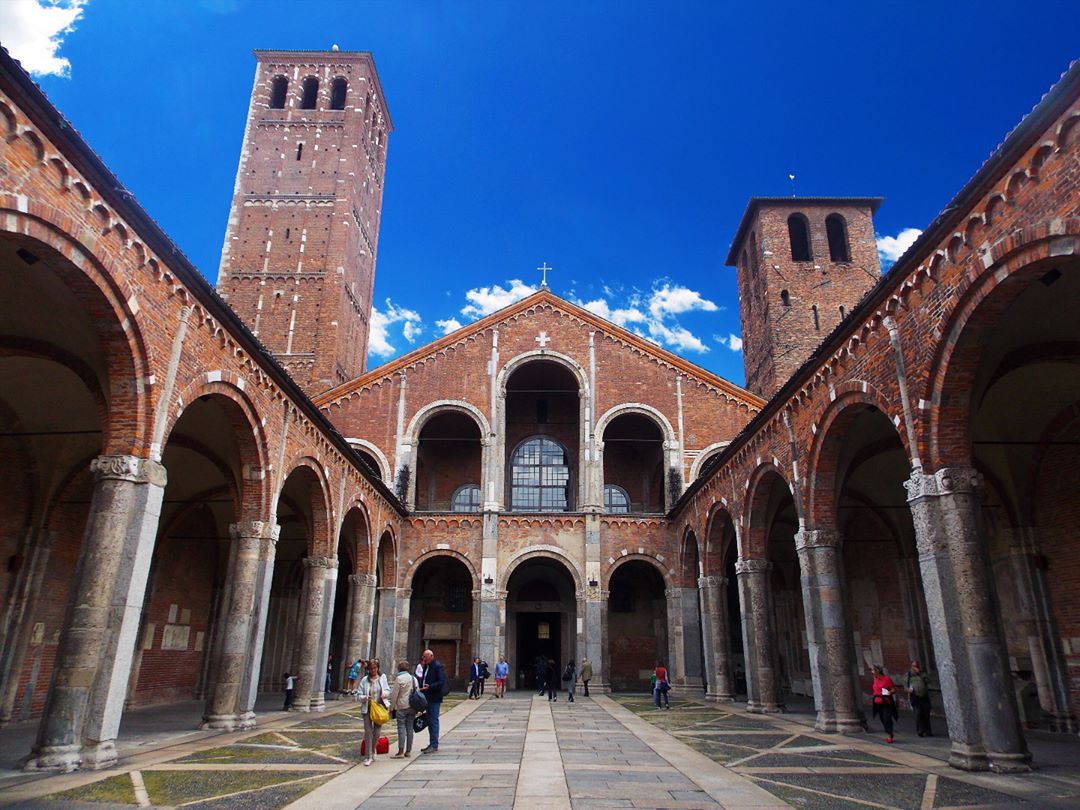 V%C6%B0%C6%A1ng Cung Th%C3%A1nh %C4%90%C6%B0%E1%BB%9Dng Sant%E2%80%99Ambrogio