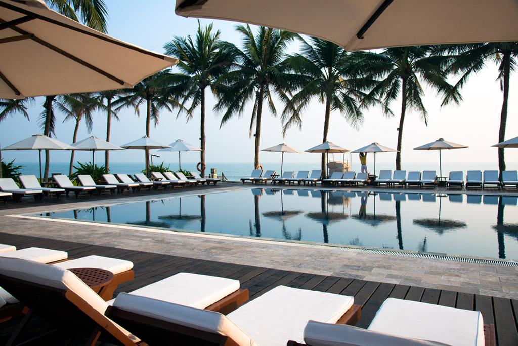 Hồ bơi trong Victoria Hoi An Beach Resort & Spa Hồ bơi trong Victoria Hoi An Beach Resort & Spa