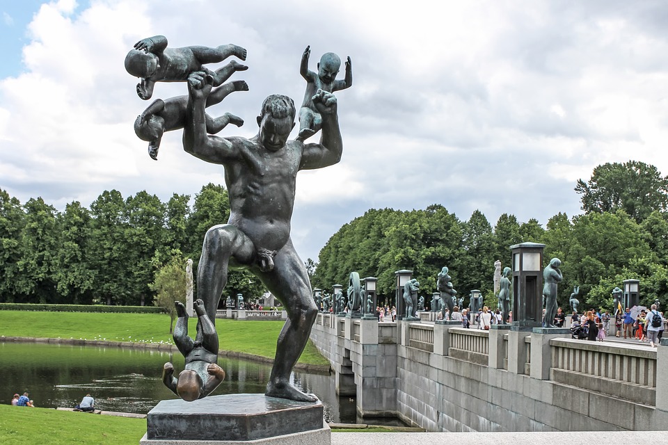 Vigeland Sculpture Park C%C3%B4ng vi%C3%AAn %C4%91i%C3%AAu kh%E1%BA%AFc Vigeland