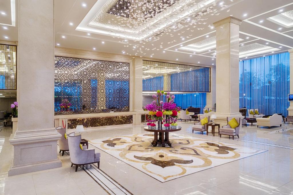 top-16-khach-san-resort-5-6-sao-o-da-nang-moi-dep-gia-tot-nhat-gan-bien-8