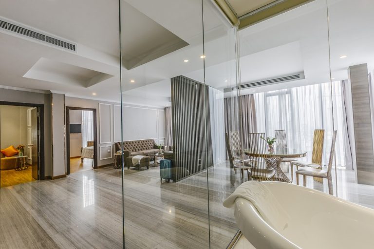 review-khach-san-winsuites-saigon-hotel-5