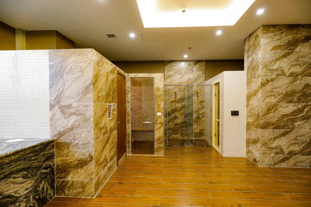 Grand Phoenix Hotel