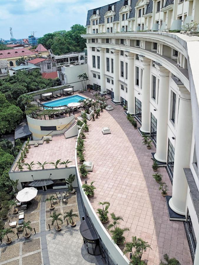 review-khach-san-hilton-hanoi-opera-hotel-5-sao-le-thanh-thong-quan-hoan-kiem-1