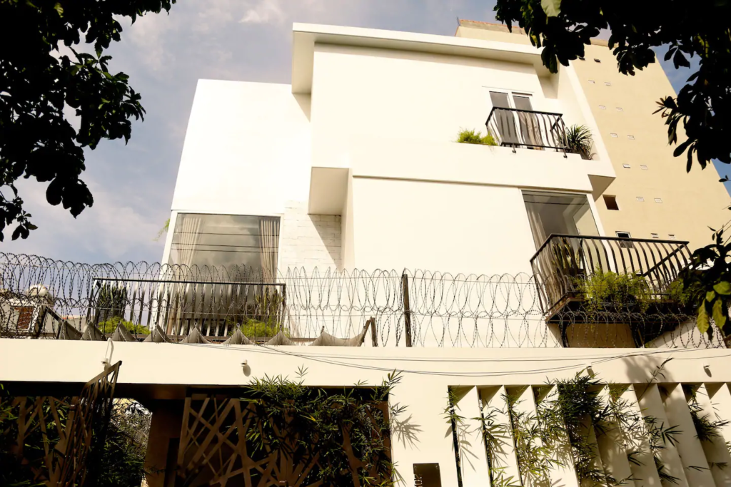 white-villa-da-nang-12