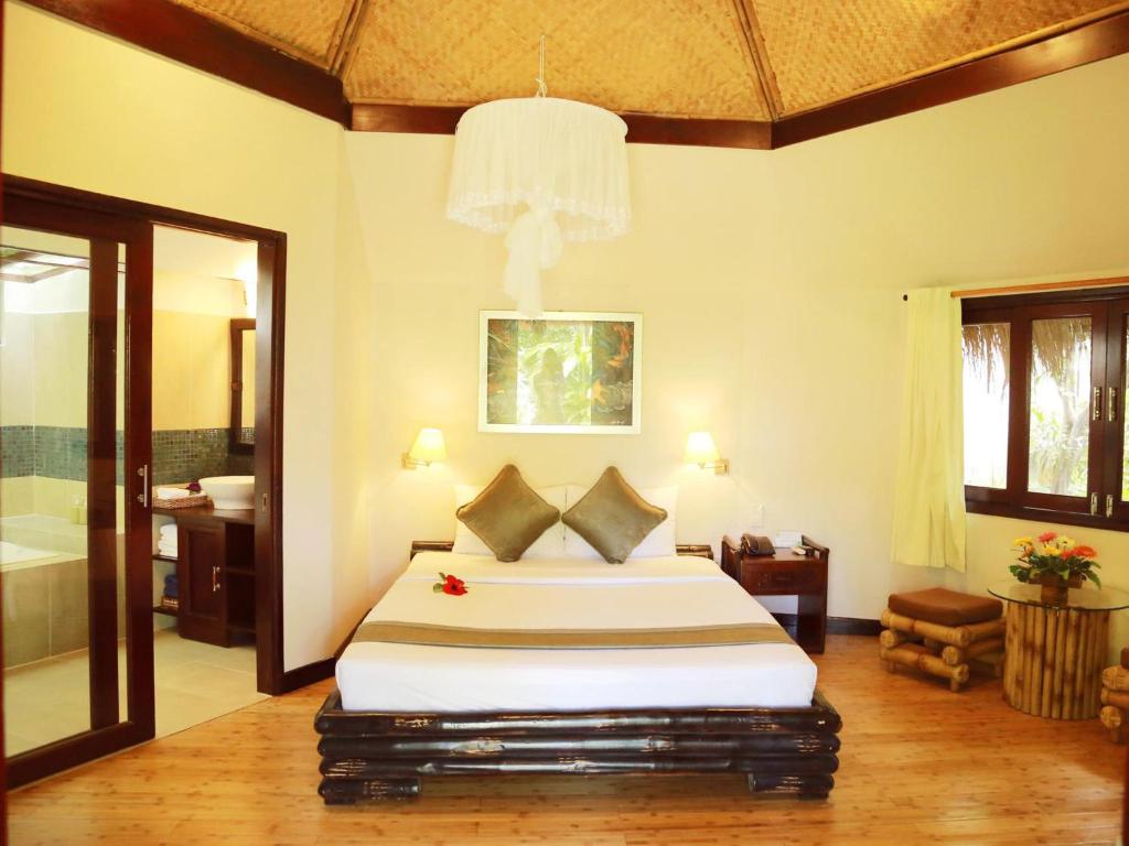 top-khach-san-resort-mui-ne-phan-thiet-dep-nhat-4-5-sao-gan-sat-bien-co-bai-bien-rieng-9