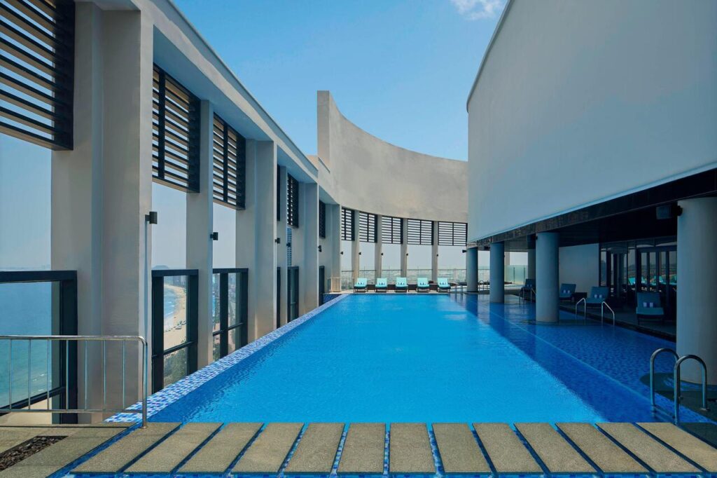 mien-phi-be-boi-Four-Points-By-Sheraton-Đa-Nang