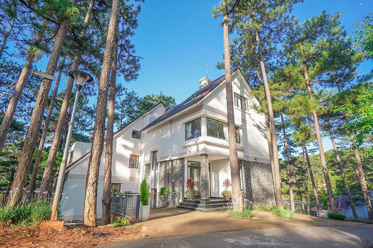 top-10-khach-san-resort-quanh-ho-tuyen-lam-da-lat-26