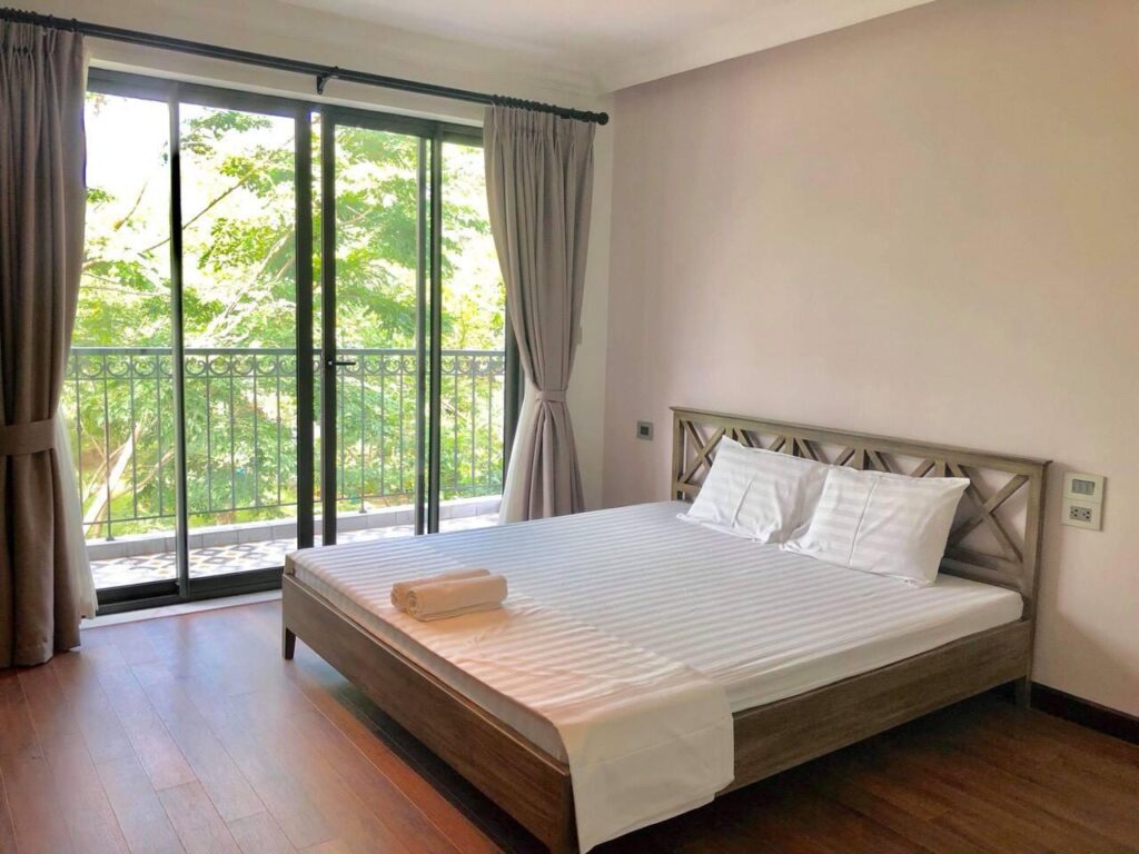 Luxury-Mimosa-Villa-Ecopark-3
